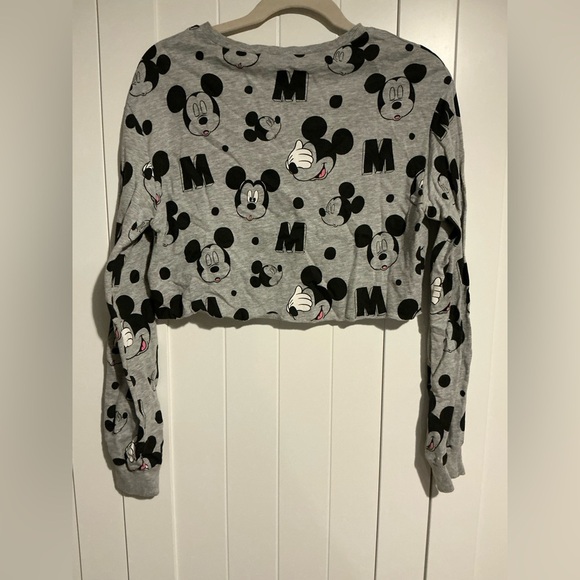 H&M Gray Disney Crop Top Sweatshirt - Picture 4 of 4